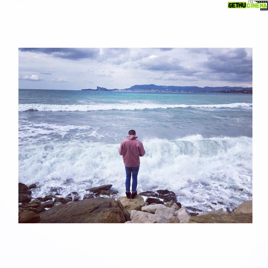 Tom Austen - 40.4K Likes - 🌊