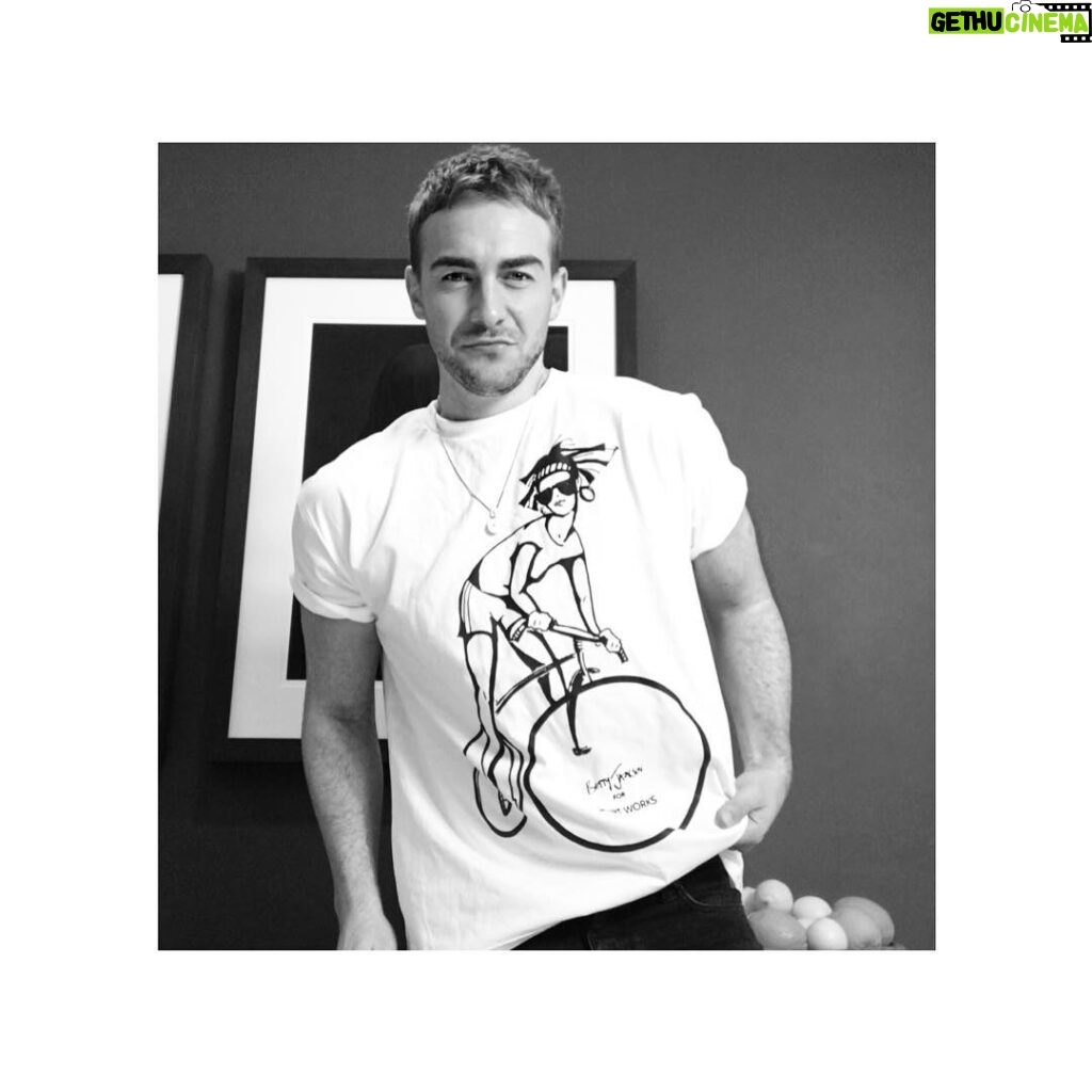 Tom Austen Instagram - Get on yer bike! 🚲 🚲🚲 Very proudly sporting and supporting @smartworkscharity for This years International Women’s Day @bettyjacksonlondon has designed a special T shirt for @smartworkscharity for their #SpinForSmartWorks cycling challenge #PedalForAPurpose Friday 2 March – Thursday 8 March, Sign up and get this T shirt or just buy it coz it’s ace. Smart Works is an amazing charity that supports unemployed women with upcoming job interviews providing them with a complete outfit of high quality clothing (free and theirs to keep) and one-to-one interview coaching. In 2017 they supported 3000 women with interview preparation, empowering them with the confidence they needed to succeed. 59% went on to get the job and start a new chapter in their lives. Link in the bio. Check it oooot Big love 👊🏽🖤 x London, United Kingdom