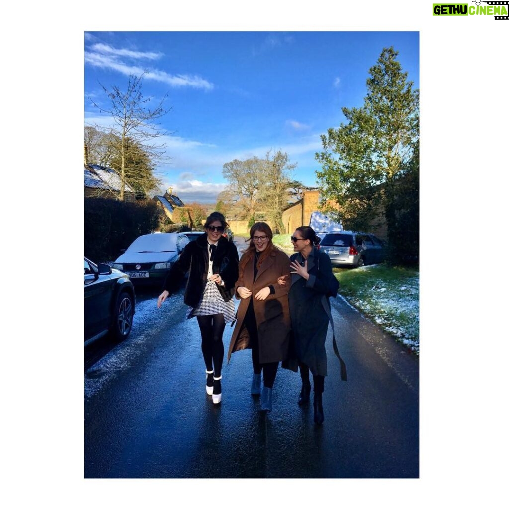 Tom Austen Instagram - Beyonce Kelly Michelle Woodstock, Oxfordshire