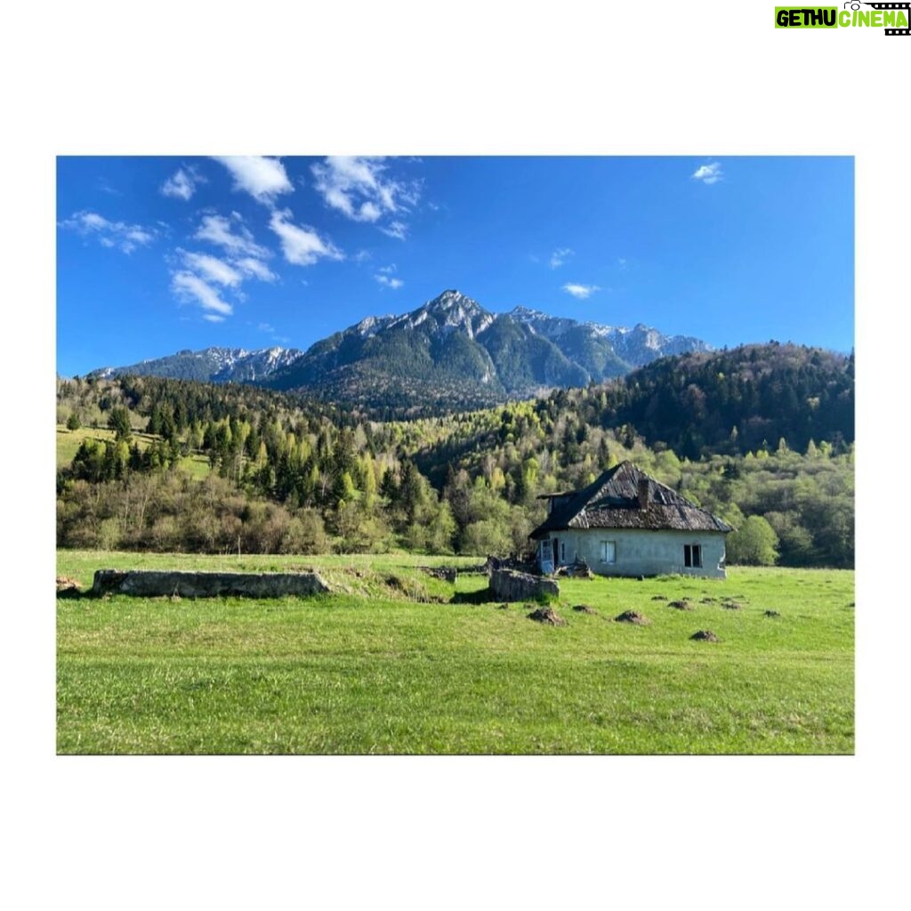 Tom Austen Instagram - Windows 95 Carpathian Mountains