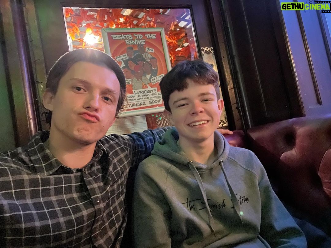 Tom Holland Instagram - Catch this guy tonight on @appletv in Invasion. Proud of you Padster man! I can’t wait to watch it. Hopefully soon we’ll get to work together 🔥🔥🔥