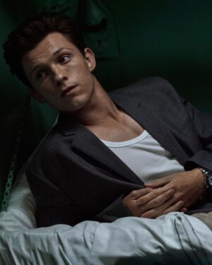 Tom Holland Instagram - Okay @esquire I see you. Swipe for pure glam!