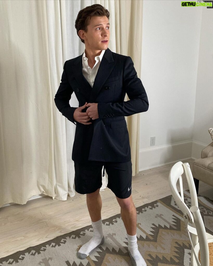 Tom Holland Instagram - Okay @esquire I see you. Swipe for pure glam!