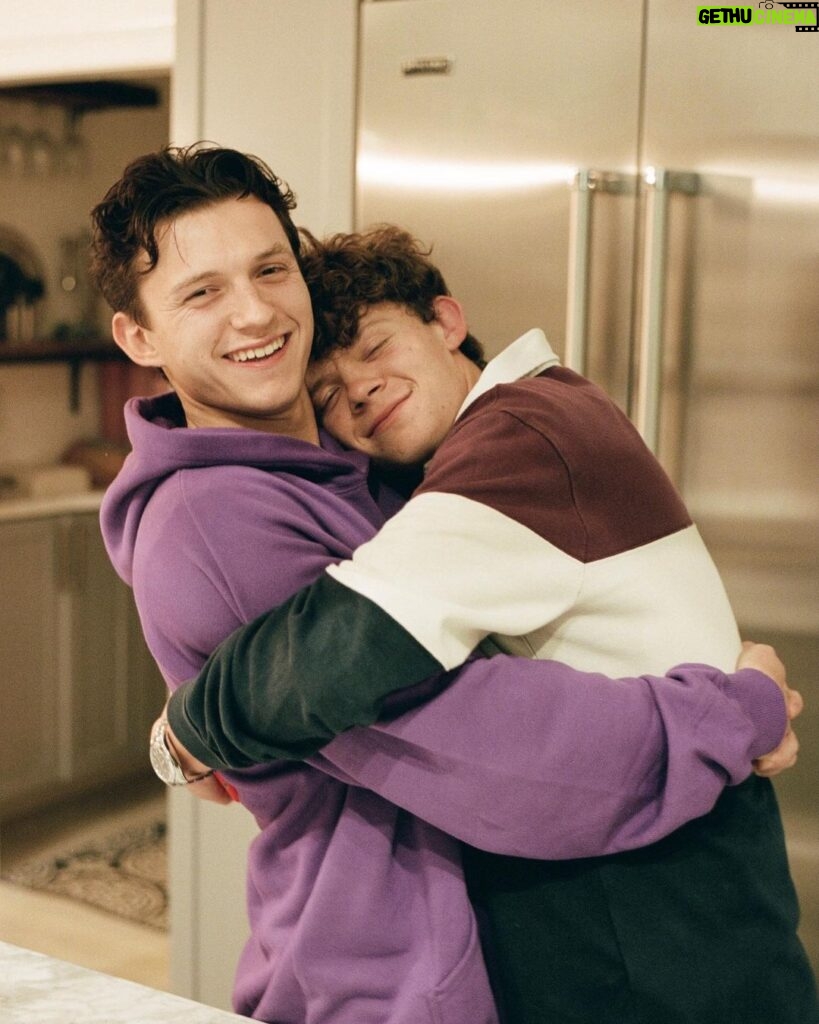 Tom Holland Instagram - Brothers in arms