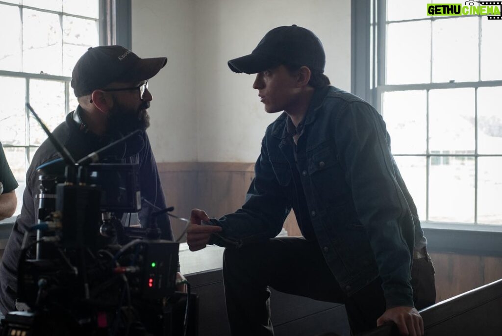 Tom Holland Instagram - Working with this guy was an absolute pleasure. The Devil All The Time was a huge step for me to take and I can’t imagine anyone better to do it with. The 16th of September this film is yours on @netflix so let me know what you think and enjoy!