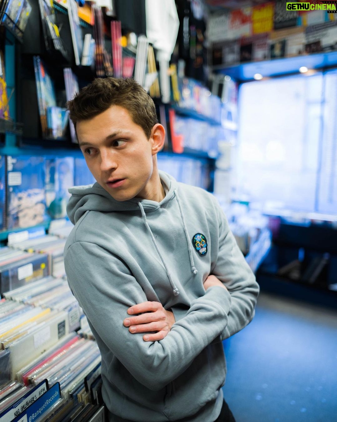 Tom Holland Instagram - Love this hoodie @suspiciousantwerp. Big weeks coming up, off to Berlin ✌️ #SuspiciousAntwerpPartner