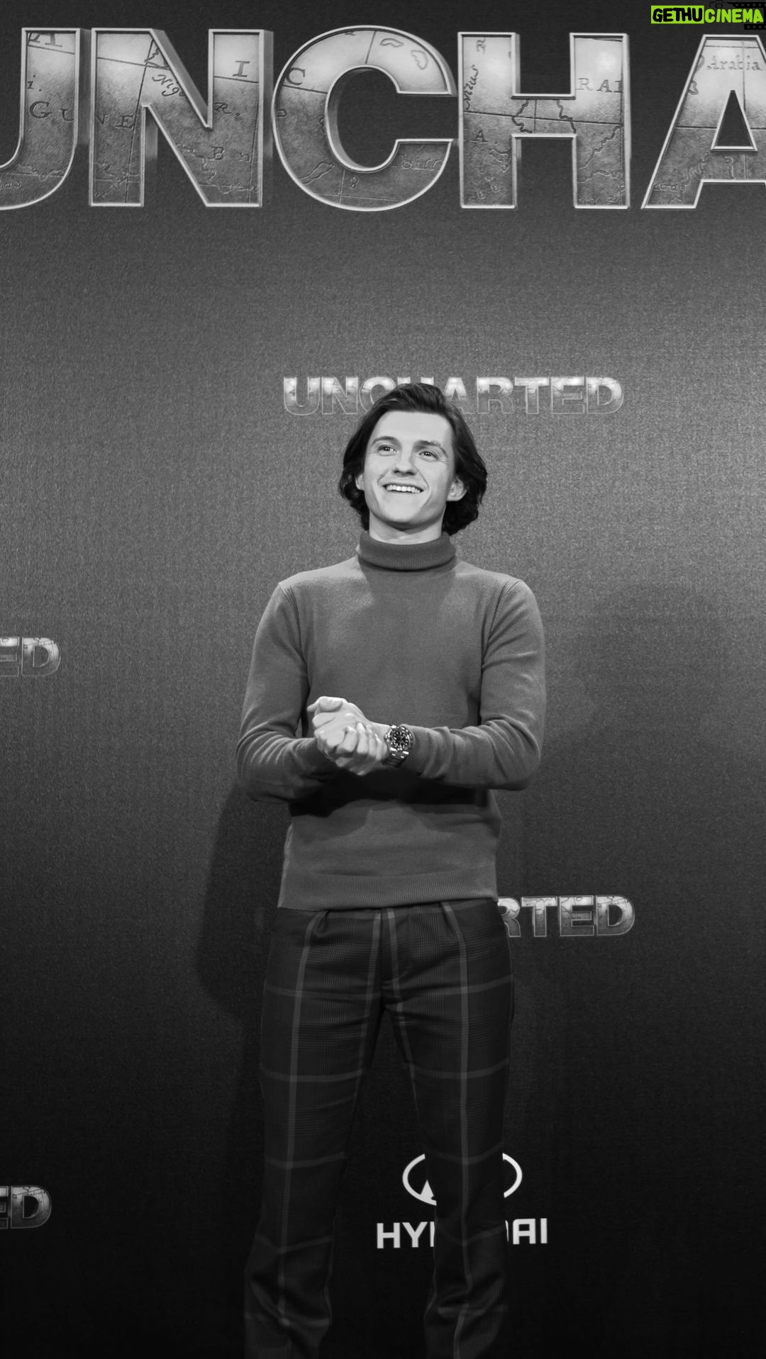Tom Holland Instagram - Mi hogar lejos de casa. Gracias a todos nuestros fans españoles y no podemos esperar a que vean Uncharted. ¡Vamos!