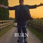 Tom Walker Instagram - Who’s feeling the heat? 🥵 Presave Burn for an instant cool-down ❄️ #heatwave #newmusic #burn #singersongwriter