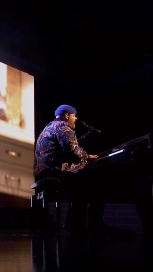 Tom Walker Instagram - Truly a magical and inspiring evening. Couldn’t have thought of a better to stage for my first TV performance of The Best Is Yet To Come. Thank you @PrideOfBritain @ITV #prideofbritain