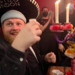 Tom Walker Instagram - Ayyyy got your phone! 📲 Just wanted to say HAPPY BIRHDAY BAZ!!!🕺🏻 A crackin’ selection from the roll of recent times. Aging like fine wine lad, here’s to the future. Keep being you ya legend! Toby 🍻🍻