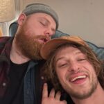 Tom Walker Instagram - Ayyyy got your phone! 📲 Just wanted to say HAPPY BIRHDAY BAZ!!!🕺🏻 A crackin’ selection from the roll of recent times. Aging like fine wine lad, here’s to the future. Keep being you ya legend! Toby 🍻🍻