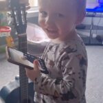 Tom Walker Instagram - This is absolute class!❤️ Burn biggest and (littlest) fan, lova ya buddy x Keep sending your reactions to this tune, they make my day