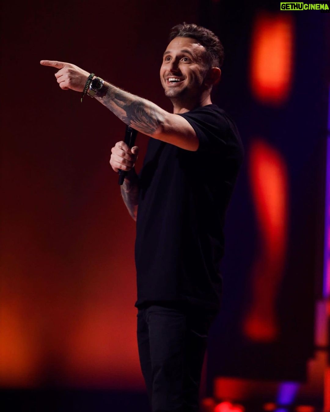 Tommy Little Instagram - Montreal! Thank you for having me back! And @jackwhitehall thank you for having me on your gala! You’re an absolute fucking gentleman 🙏 #justforlaughs