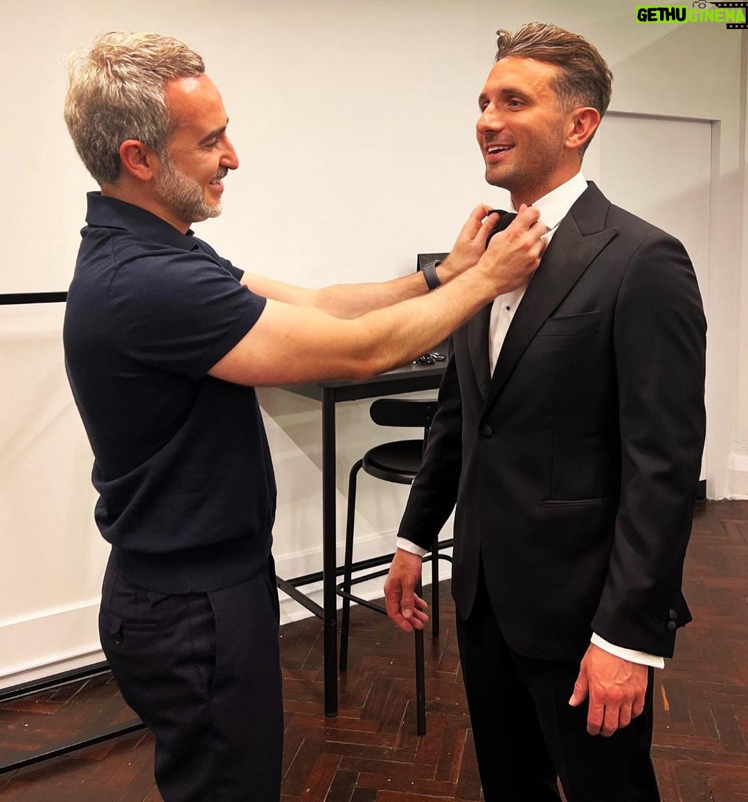 Tommy Little Instagram - Just a couple of silver foxes getting ready for the Arias. Thanks @godwincharli 🙌🏻