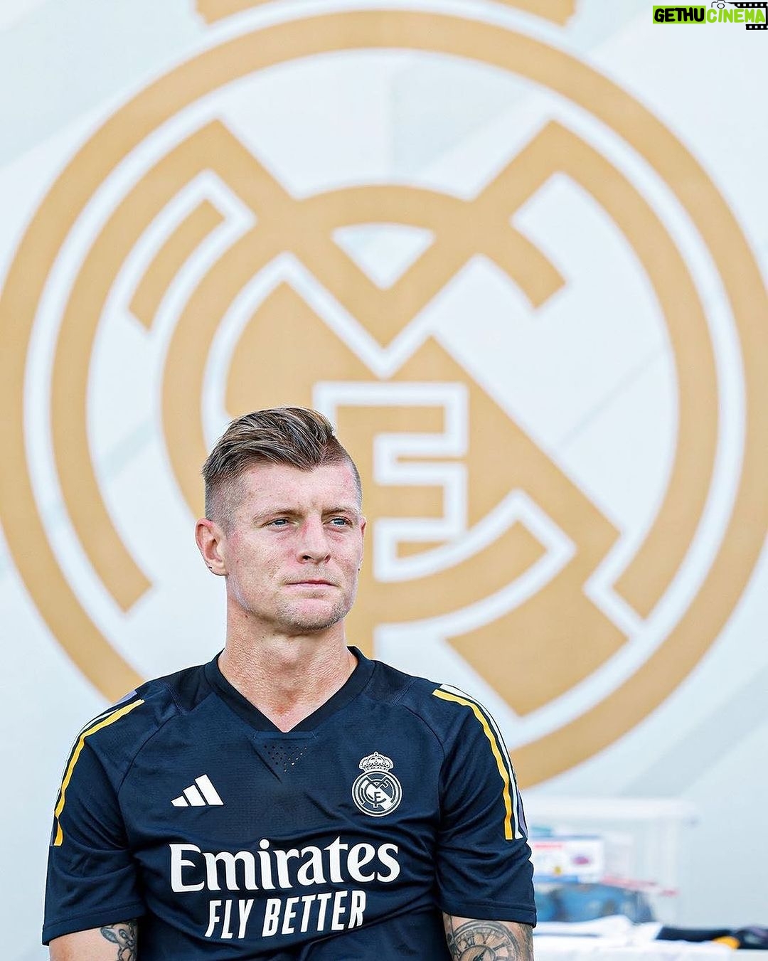Toni Kroos - 1.1 Million Likes -