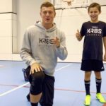 Toni Kroos Instagram - #TeamspiritChallenge is still on @toni.kr8s_academy! Upload your video in the app and have the chance to train with me! ⚽️📲