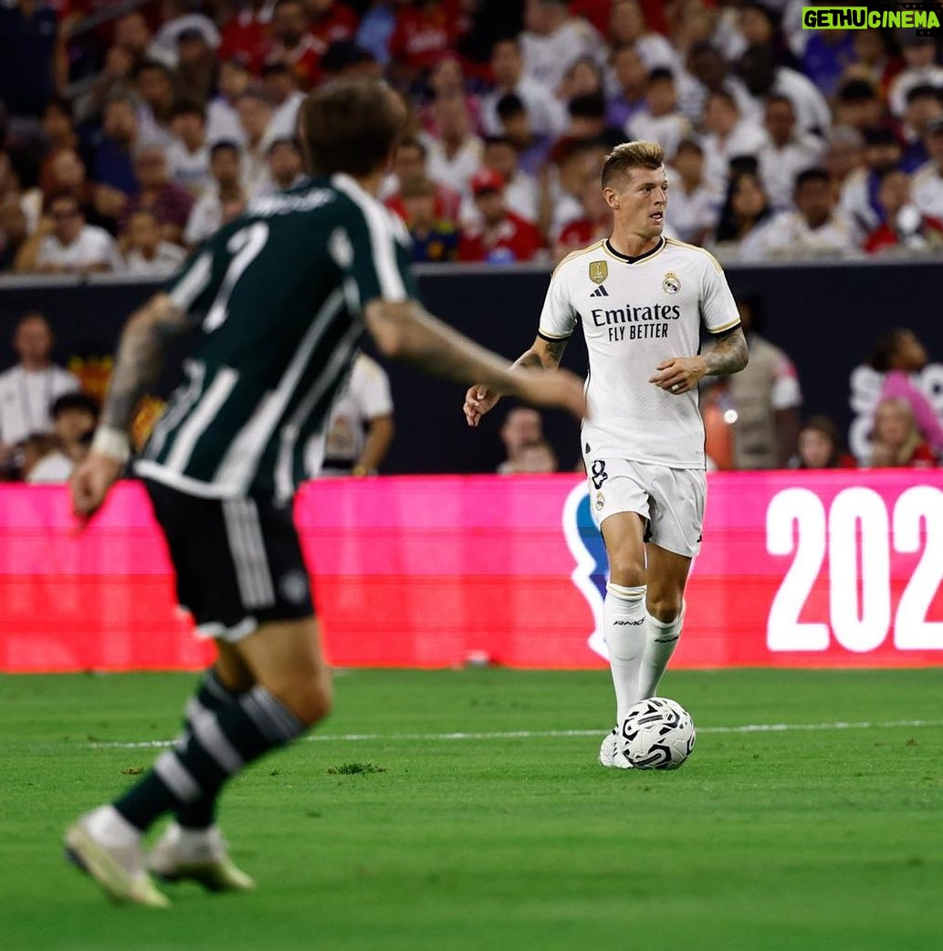 Toni Kroos Instagram - US Tour✅ Amazing reception from our fans in LA, Houston, Dallas and Orlando!