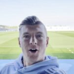 Toni Kroos Instagram - Rostock und Umgebung - seid ihr bereit? Die Coaching Camps und Days machen Halt in meiner alten Heimat und @felixkroos ist auch dabei! 🗓️ Coaching Camp: 31.07. - 04.08. 🗓️ Coaching Day: 05.08 Jetzt Plätze sichern auf www.tonikroos-academy.com Rostock, Germany