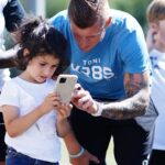 Toni Kroos Instagram - Bock auf Training mit mir? Dann seid ihr hier genau richtig! Die @toni.kr8s_academy Coachings kommen nach Köln und ich werd auch vorbeischauen⚽️ 🗓️ Coaching Camps: 26.06 - 30.06. und 03.07 - 07.07 🗓️ Coaching Days: 01.07. und 08.07. Euch erwartet Training, Spiel und Spaß! Jetzt Plätze sichern auf www.tonikroos-academy.com Ich freu mich auf euch! Cologne, Germany