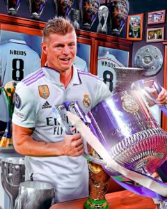 Toni Kroos Instagram - 🏆 CAREER GOALS! ♾️ Qué le gusta coleccionar a @Toni.Kr8s... #CampeonesCopa KROOS