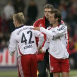 Toni Kroos Instagram - Er meldet sich zurück. Natürlich bei Einfach mal Luppen. @mehmetschollofficial is back. Und spricht über Bayern, Talente-Ausbildung, den DFB, seine eigene Sicht auf den Fußball, Klein-Mehmet und das alles natürlich garniert mit einigen witzigen Annekdoten. Außerdem: was ich ihm nie vergessen werde und vieles mehr! Jetzt überall wo es Podcasts gibt! Viel Spaß 🎙🎙🎙