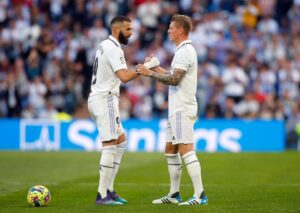 Toni Kroos Instagram - My god what a player…😱😱😱 One of a kind! What a pleasure it has been to share the pitch with you for the last 9 years… all the best King Karim @karimbenzema 👑