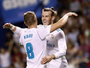 Toni Kroos Instagram - One of the best i've ever played with! Enjoy life @garethbale11