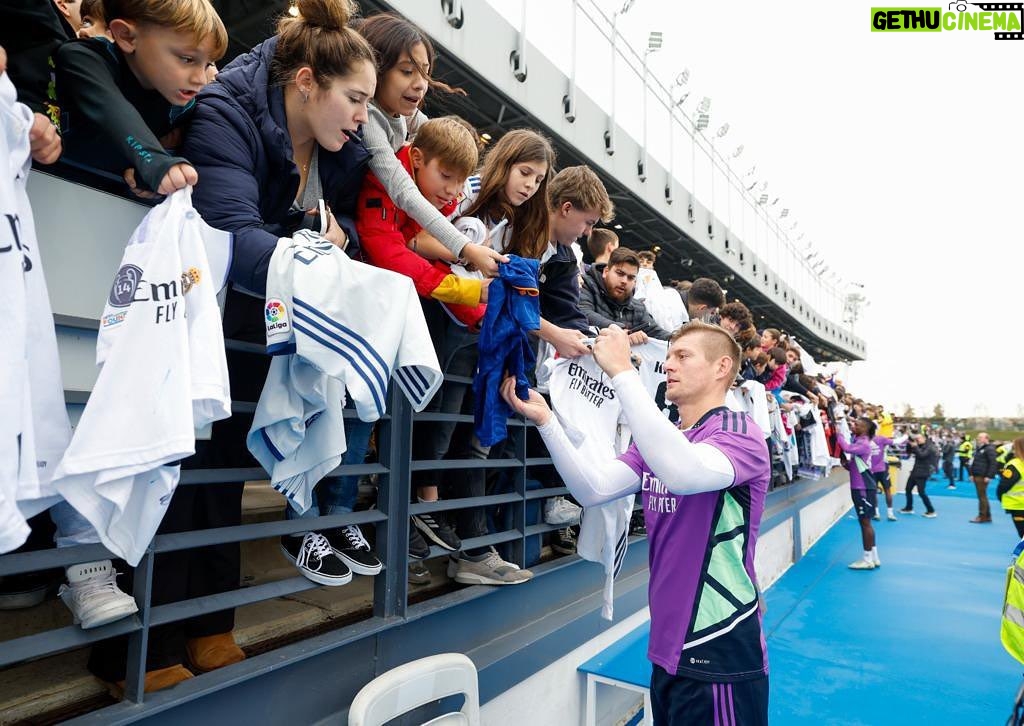 Toni Kroos Instagram - Open house at RM City