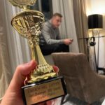 Toni Kroos Instagram - Einfach mal Luppen hat wieder viel erlebt dieses Jahr - das Comeback von @felixkroos23 in Pankow, das CL Finale in Paris inklusive Feier in Madrid, die Konferenz zwischen Beverly Hills und Ku’damm, das Live Dart-Match im Hotelzimmer in Leipzig und am Ende auch noch TV! Dazu wieder tolle Gäste wie u.a. @swish41, @lena_oberdorf, @drat_29 oder Christian Streich. Zusammengefasst: „Luppen 22 - We had a blast!“ - so heißt auch die neue und letzte Folge diesen Jahres. Jetzt online. Viel Spaß und frohes Fest liebe Luppen-Gemeinde! @studiobummens