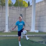 Toni Kroos Instagram - #FirstTouchChallenge is live now @toni.kr8s_academy 🧲😉 Upload your videos now 📲👀