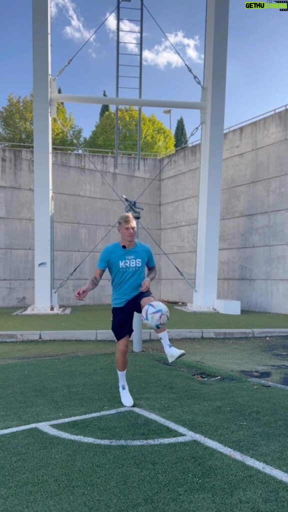 Toni Kroos Instagram - #FirstTouchChallenge is live now @toni.kr8s_academy 🧲😉 Upload your videos now 📲👀