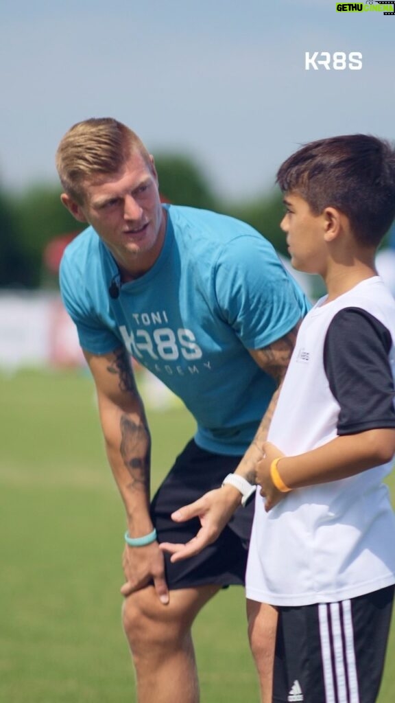 Toni Kroos Instagram - 6 days of fun and great training sessions 🙌 Thank you all for participating in the @toni.kr8s_academy camp in Cologne. Stay tuned and check out the academy homepage for the upcoming camps 👀📲 Thanks to all partners and people involved 🤝👍 @decathlondeutschland @adidas_de @rewe @eliteskillsarena @touch.wall @ft360.soccer @marcelfreestyle @pascalgurk @felixkroos23 @jannikfreestyle @gokixx @phwestermeyer @simon_films_ Cologne, Germany