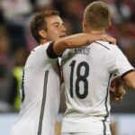Toni Kroos Instagram - Luppen mit Mario Götze ist jetzt online!!! Wie immer @applepodcasts oder @spotifyde. Hat Spaß gemacht @mariogotze @felixkroos23 @studiobummens 🎙🎙🎙