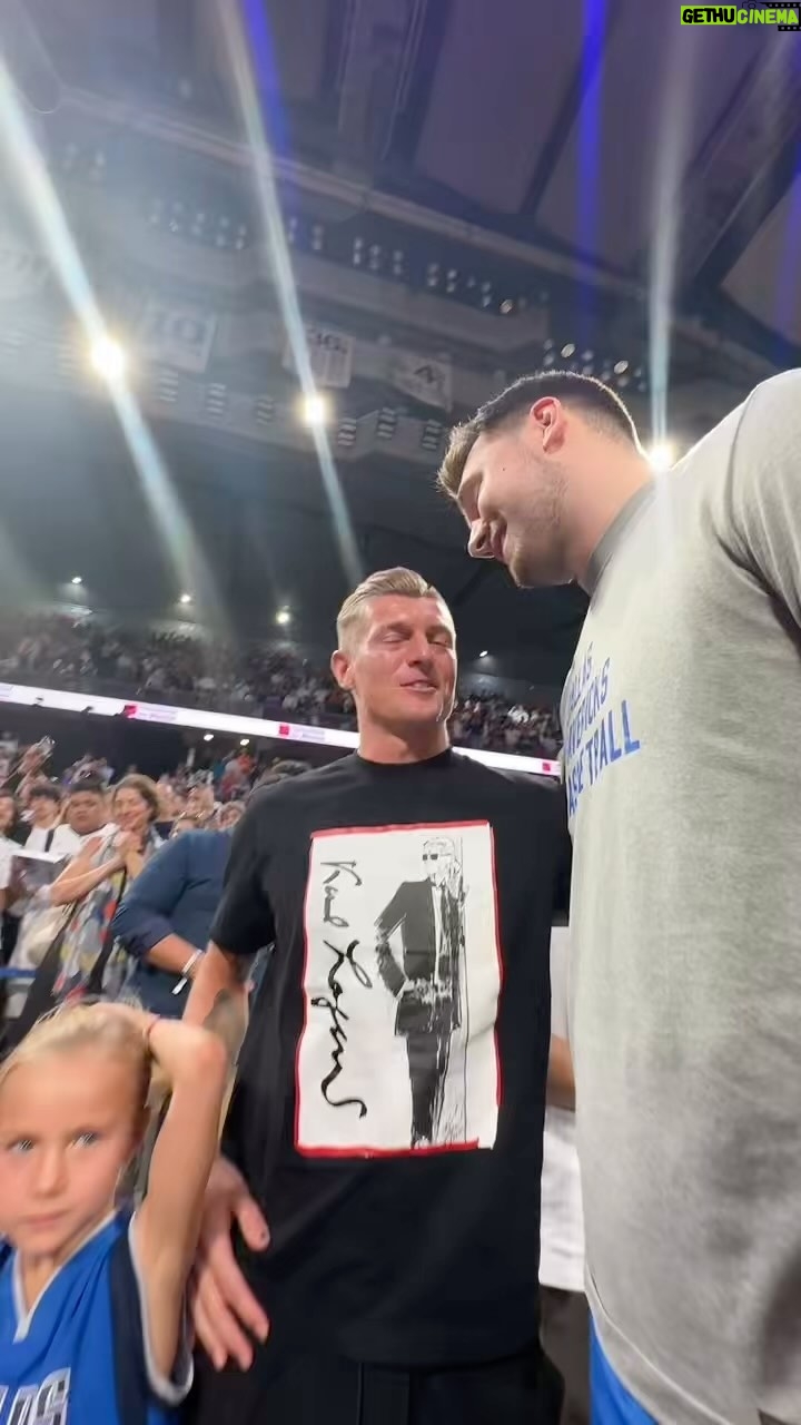 Toni Kroos Instagram - What a moment: @lukadoncic & @toni.kr8s ⚽️🏀