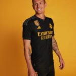 Toni Kroos Instagram - 👕👌 @realmadrid Thanks @adidasfootball for leaving out the collar 😉