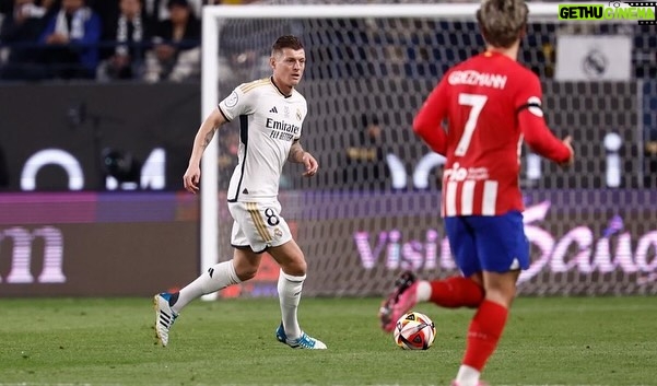 Toni Kroos Instagram - All eyes on sunday! Another final! Halamadrid