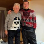 Toni Kroos Instagram - Frohes Fest soll ich ausrichten. Vom Chef persönlich.