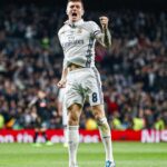 Toni Kroos Instagram - 💯 matches and countless #UCL memories with @RealMadrid! 1️⃣0️⃣0️⃣ partidos... ¡Miles de recuerdos en la Champions con nuestra camiseta! #RealFootball