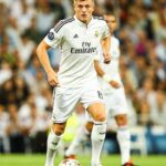 Toni Kroos Instagram - 💯 matches and countless #UCL memories with @RealMadrid! 1️⃣0️⃣0️⃣ partidos... ¡Miles de recuerdos en la Champions con nuestra camiseta! #RealFootball
