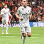 Toni Kroos Instagram - 💯 matches and countless #UCL memories with @RealMadrid! 1️⃣0️⃣0️⃣ partidos... ¡Miles de recuerdos en la Champions con nuestra camiseta! #RealFootball