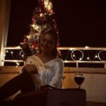 Tonni Laha Roy Instagram - Wish you all #happynewyear 2024 ❤️🪅 #newyear #picoftheday