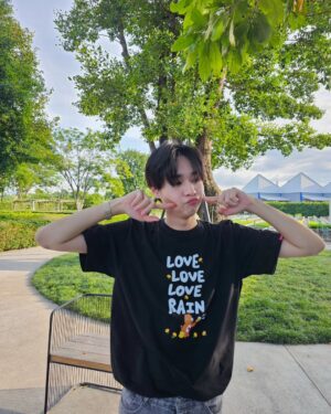 Supakorn Wuttinansurasit Instagram - เธอไม่ต้องน่ารักทุกวันก็ได้นะ....แต่เสื้อนี่มันน่ารักจริงๆนะ 🥰

#cieloheartxcarebears
#cieloheart
#torsupakorn