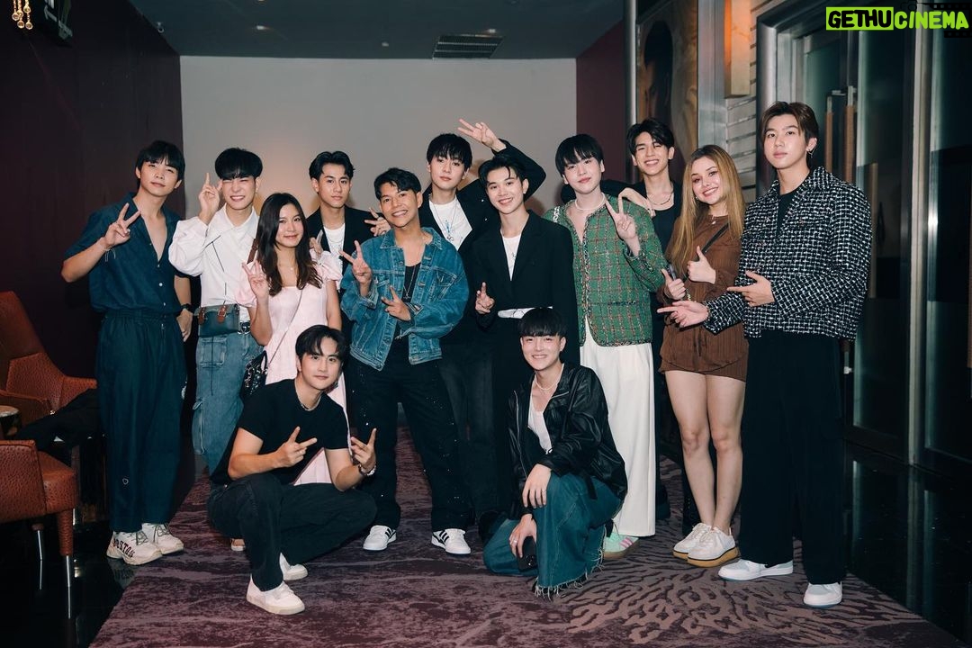 Tor Supakorn Wuttinansurasit Instagram - ❤️ ขอบคุณทุกๆคนมากๆเลยครับ ผมไม่รู้จะเอาคำพูดไหนมาบรรยายเลย ดีใจ ขอบคุณ ตื้นตัน อธิบายไม่ได้จริงๆนะ คืออยากเก็บโมเมนต์นี้ไว้ให้นานๆ ไม่รู้ว่าทุกคนเห็นผมไหม ว่าผมจะมองทุกคนตลอดเลย บางทีมีคนถาม ผมอาจจะอ๊องๆบ้างต้องขออภัยด้วยครับ😂 ผมแค่อยากเก็บพื้นที่ตรงนี้ไว้ให้ได้นานที่สุด ฝากติดตาม องศาสูญใน EP ต่อจากนี้ด้วยนะครับ รับรอง…… ไม่บอกหรอก สุดท้ายนี้ ผมขอบคุณทุกๆคนจากใจเลยนะครับ🙏🏻😭🥹 #AbsoluteZeroEP1 #AbsoluteZeroSeries #torsupakorn #เจ้าต่อคนหน้าหมู
