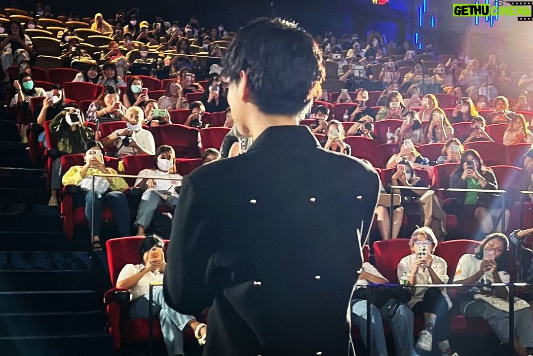 Tor Supakorn Wuttinansurasit Instagram - ❤️ ขอบคุณทุกๆคนมากๆเลยครับ ผมไม่รู้จะเอาคำพูดไหนมาบรรยายเลย ดีใจ ขอบคุณ ตื้นตัน อธิบายไม่ได้จริงๆนะ คืออยากเก็บโมเมนต์นี้ไว้ให้นานๆ ไม่รู้ว่าทุกคนเห็นผมไหม ว่าผมจะมองทุกคนตลอดเลย บางทีมีคนถาม ผมอาจจะอ๊องๆบ้างต้องขออภัยด้วยครับ😂 ผมแค่อยากเก็บพื้นที่ตรงนี้ไว้ให้ได้นานที่สุด ฝากติดตาม องศาสูญใน EP ต่อจากนี้ด้วยนะครับ รับรอง…… ไม่บอกหรอก สุดท้ายนี้ ผมขอบคุณทุกๆคนจากใจเลยนะครับ🙏🏻😭🥹 #AbsoluteZeroEP1 #AbsoluteZeroSeries #torsupakorn #เจ้าต่อคนหน้าหมู