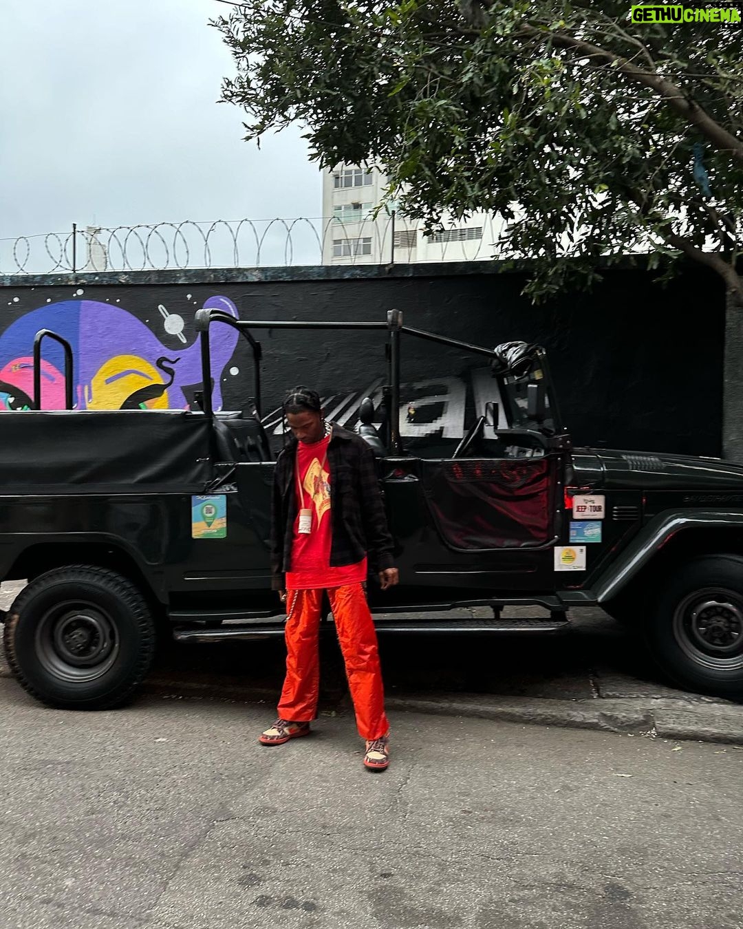 Travis Scott - 3.7 Million Likes -