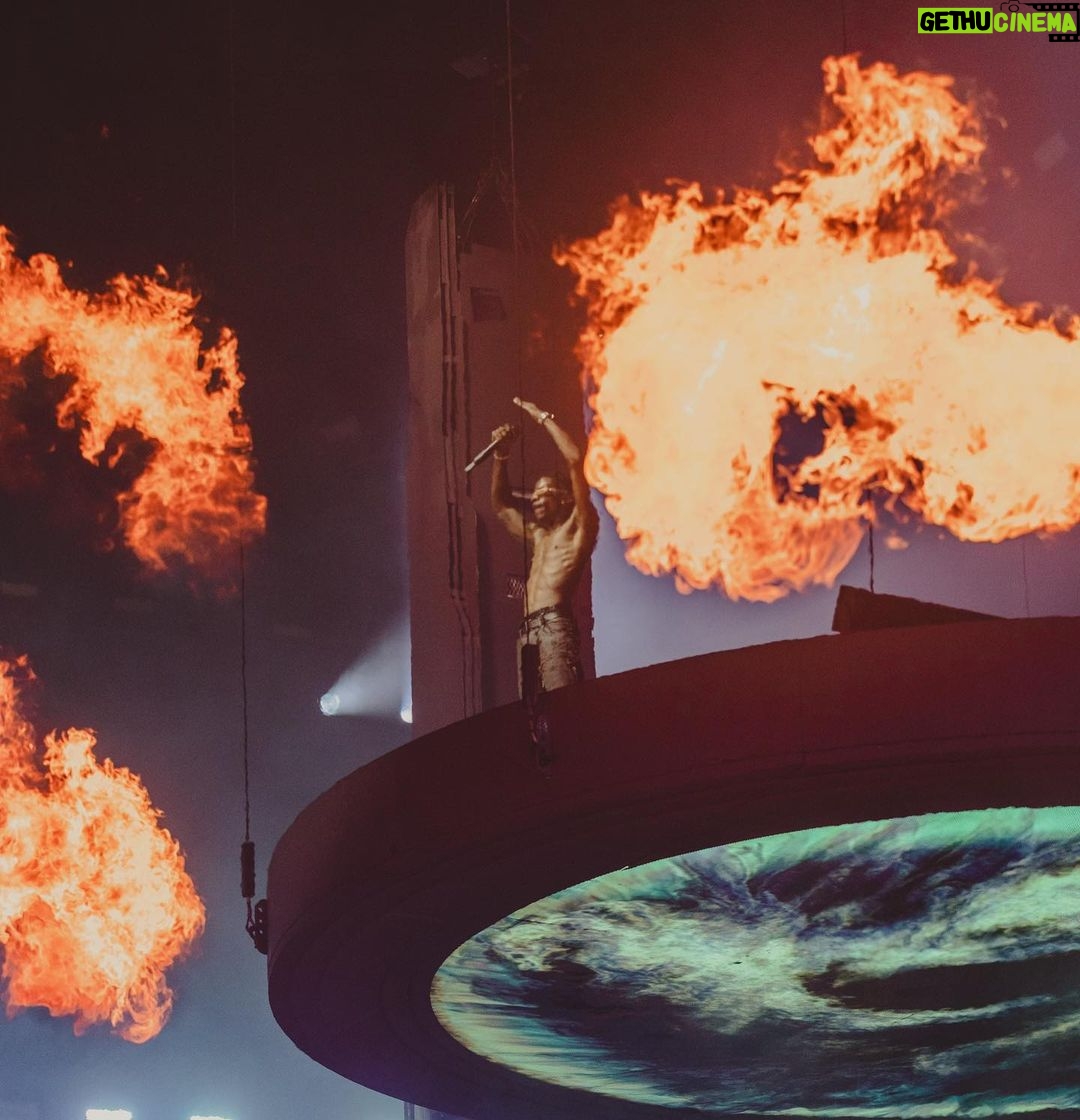 Travis Scott Instagram - Now to finish 💿