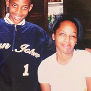 Travis Scott Instagram - I’m glad you’re momz 
Lit , caring and strong
Cuz 4 sho nobody could have put up with me for this long.