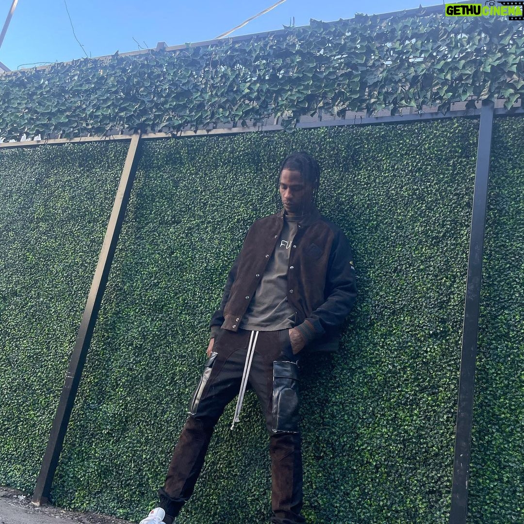 Travis Scott Instagram - In and out da block