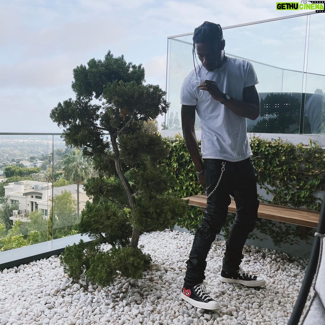 Travis Scott - 3.8 Million Likes - Keep dat 🤎 pure