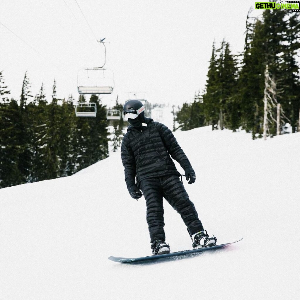 Travis Scott Instagram - Shawty took me to the snow we ain’t left since.